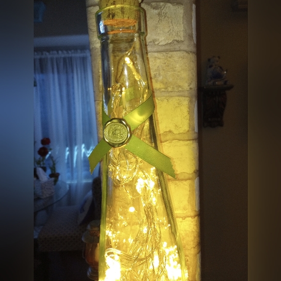 Vintage Solana Tuscany Bottle with Spigot - Picture 9 of 10